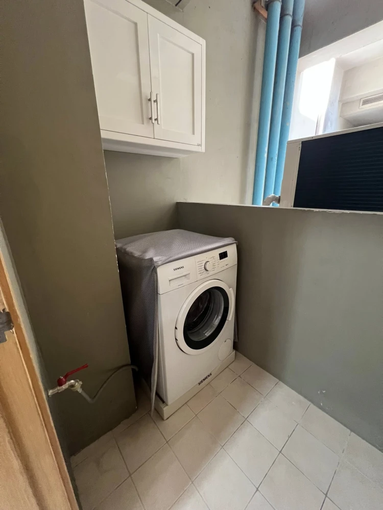 For sale/rent: The Emporio Place. Spacious and comfortable unit with full furnishings and appliances. Book now!