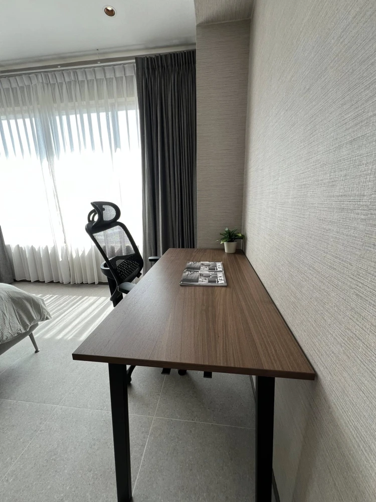 For sale/rent: The Emporio Place. Spacious and comfortable unit with full furnishings and appliances. Book now!