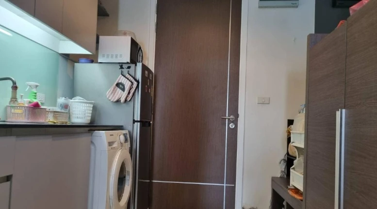 Selling 15 Sukhumvit Residences. Spacious and comfortable rooms, fully furnished. Book now!