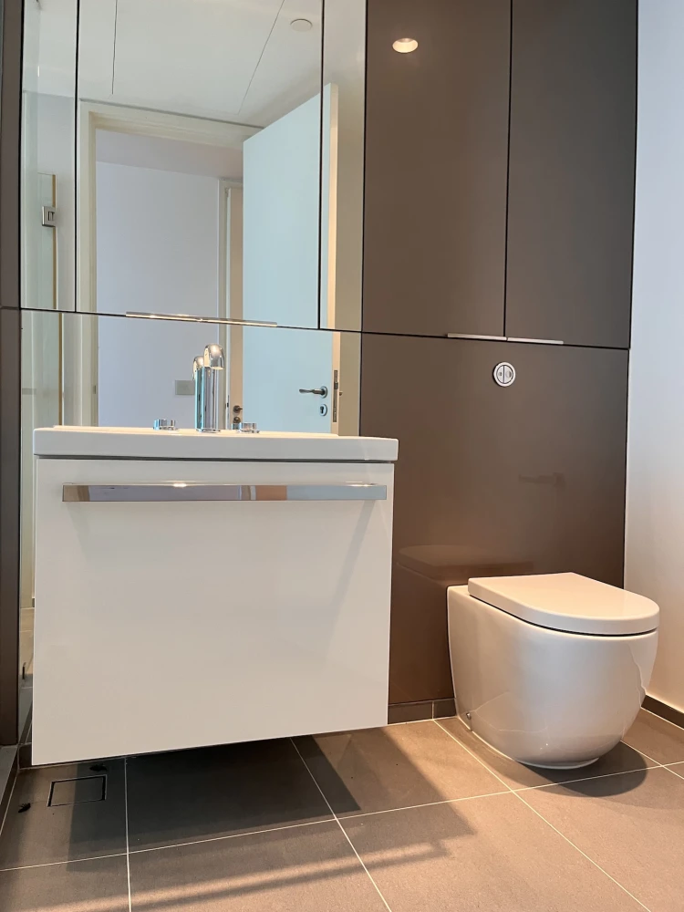 Selling a 2-bedroom unit at 185 Rajadamri, fully furnished. Book now!