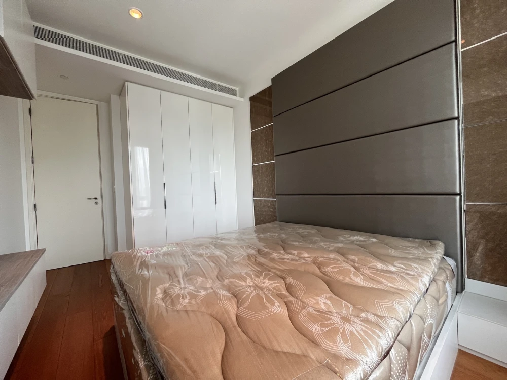 Selling a 2-bedroom unit at 185 Rajadamri, fully furnished. Book now!