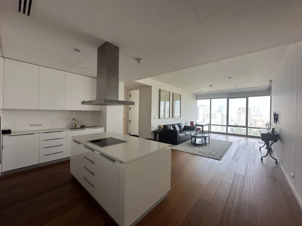 For sale: 185 Rajadamri, 20th floor, RBSC view, 2 bedrooms, airy, ready to move in, reserve now, don't miss out.