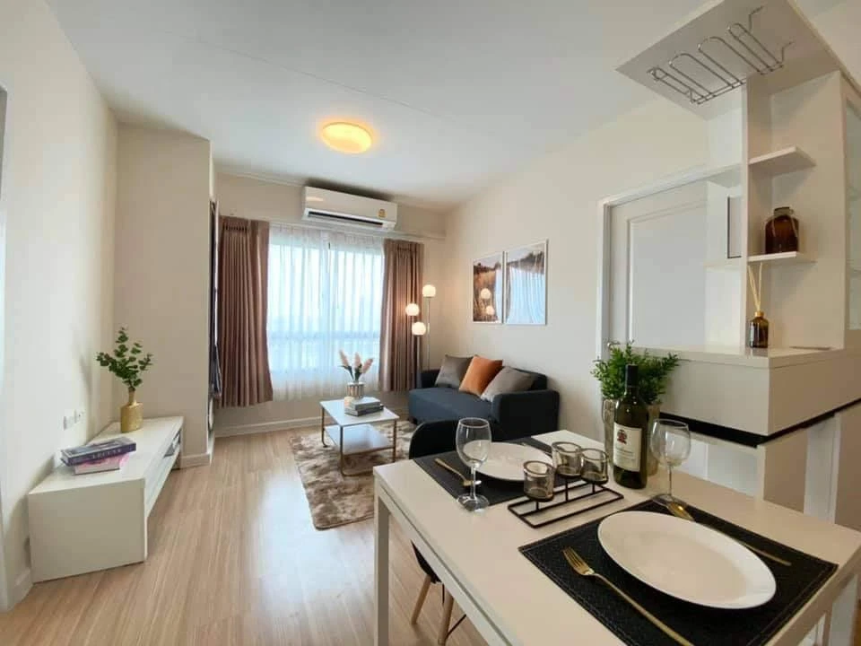Selling Condolette Ratchada 36, ​​unit 624. Beautiful, ready to move in. Corner unit in a quiet and private zone. Don't miss out!
