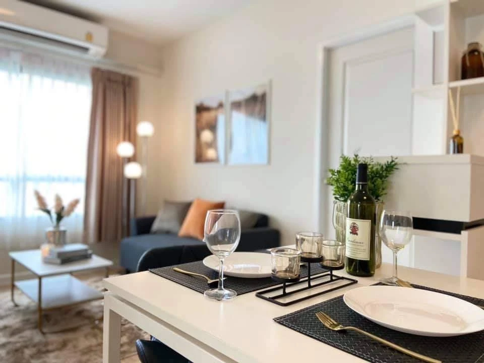 Selling Condolette Ratchada 36, ​​unit 624. Beautiful, ready to move in. Corner unit in a quiet and private zone. Don't miss out!