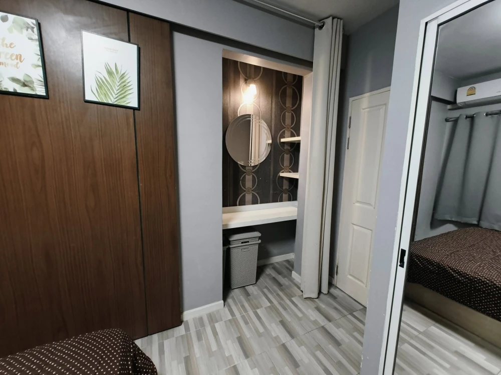 For sale: A space Asoke-Ratchada, 1 bedroom, 1 bathroom, decorated in a cool color scheme, comes fully furnished, reserve now!