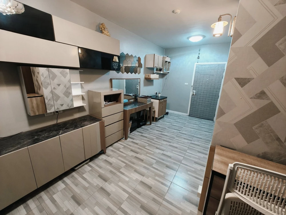 For sale: A space Asoke-Ratchada, 1 bedroom, 1 bathroom, decorated in a cool color scheme, comes fully furnished, reserve now!