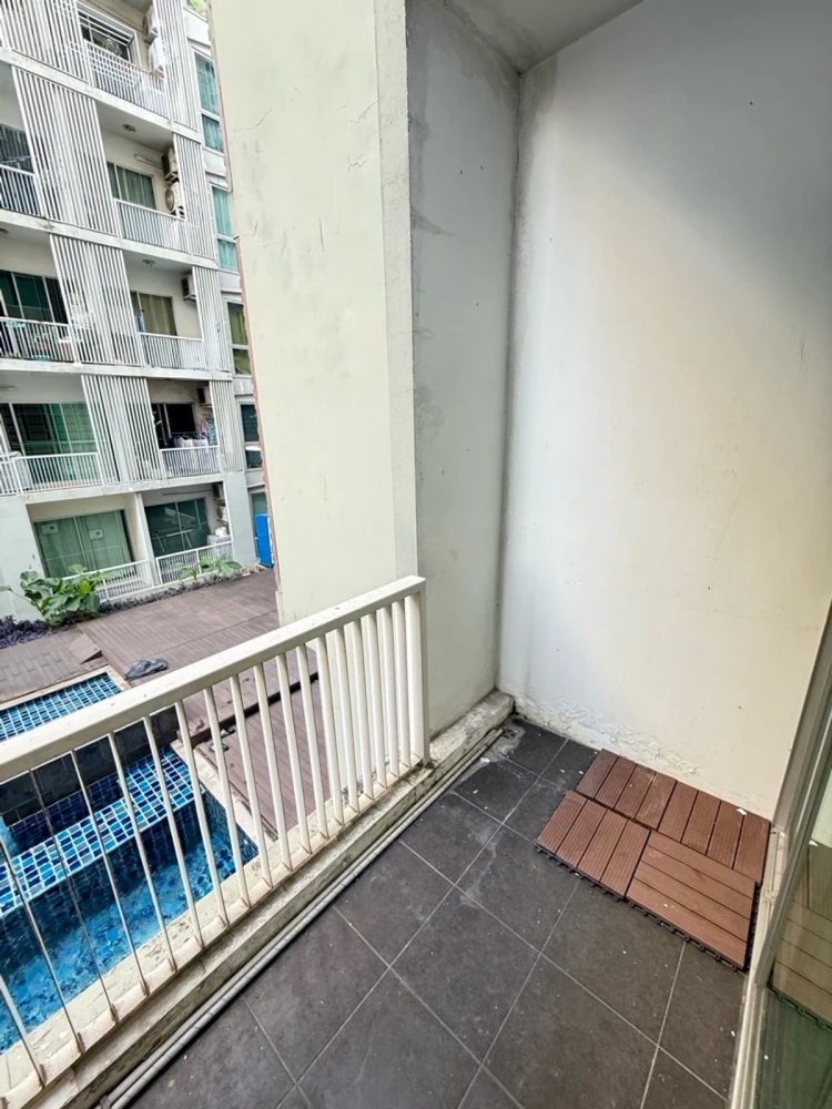 Selling A Space Asoke-Ratchada 1-bedroom, 1-bathroom unit. Fully furnished and equipped with appliances. Book now!