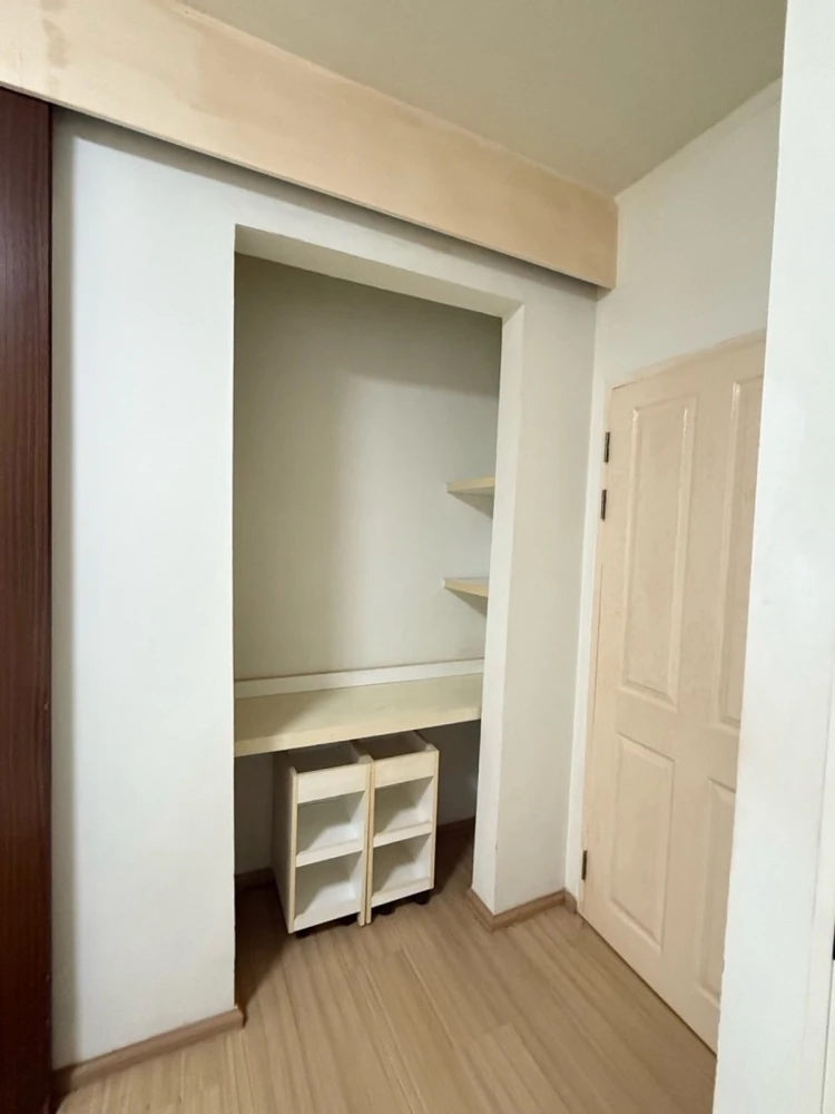 Selling A Space Asoke-Ratchada 1-bedroom, 1-bathroom unit. Fully furnished and equipped with appliances. Book now!