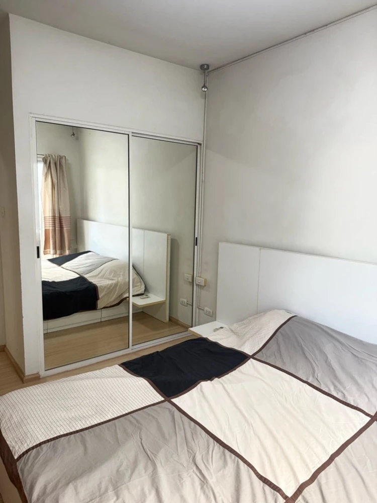 Selling A Space Asoke-Ratchada 1-bedroom, 1-bathroom unit. Fully furnished and equipped with appliances. Book now!