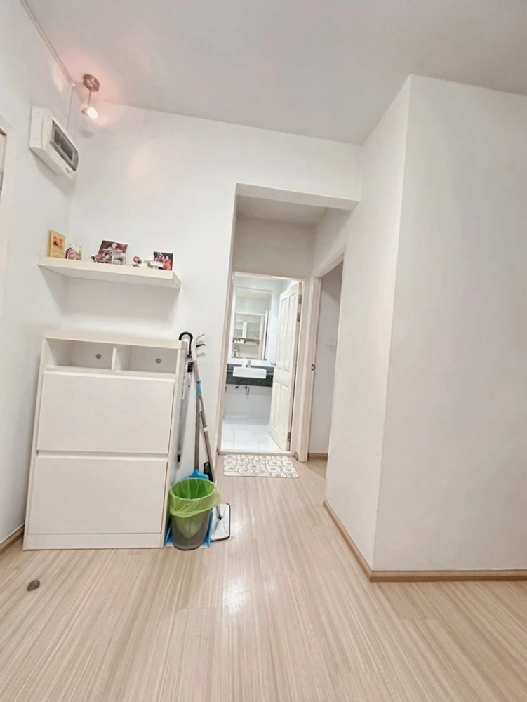 Selling A Space Asoke-Ratchada 1-bedroom, 1-bathroom unit. Fully furnished and equipped with appliances. Book now!
