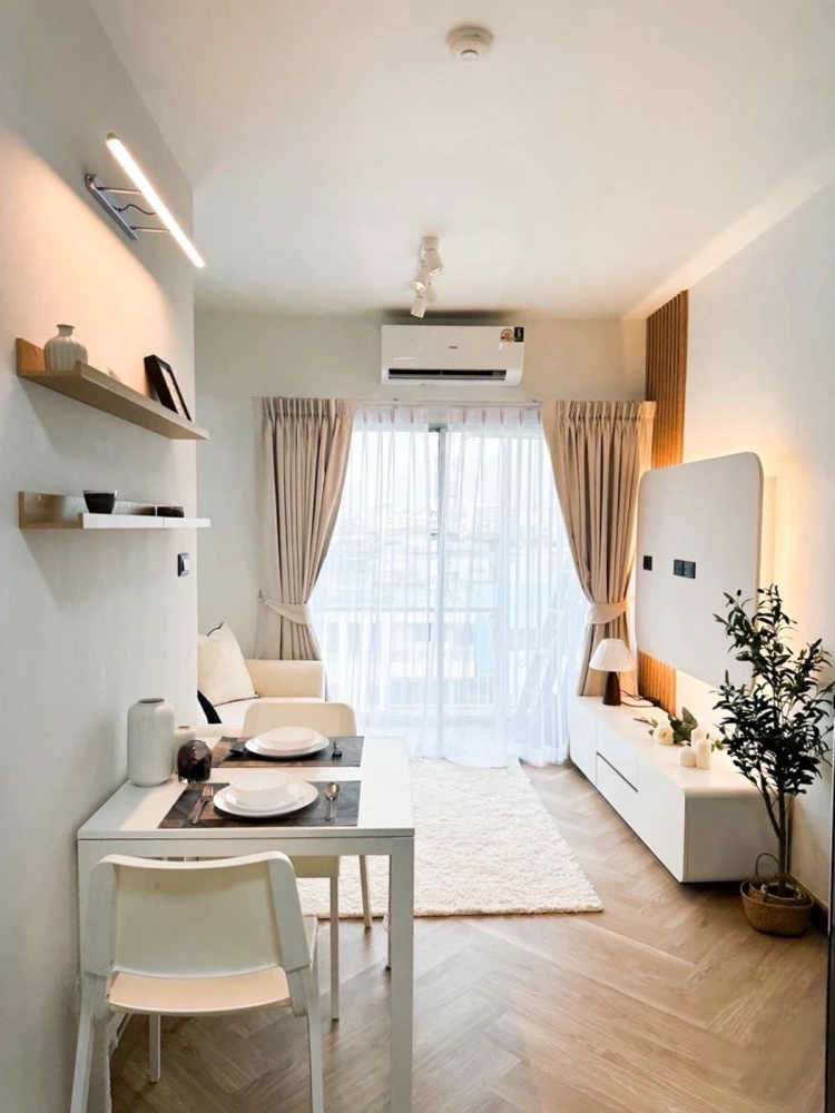 Selling A Space Asoke-Ratchada, 7th floor. Beautiful and comfortable unit, fully furnished. Book now!