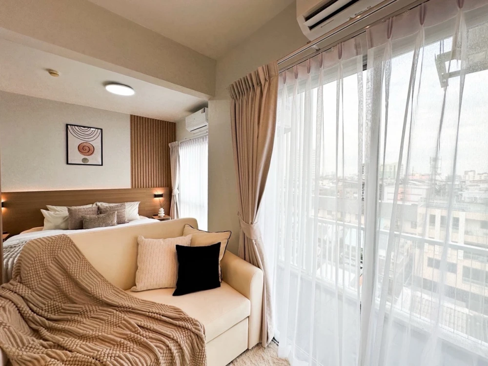 Selling A Space Asoke-Ratchada, 7th floor. Beautiful and comfortable unit, fully furnished. Book now!