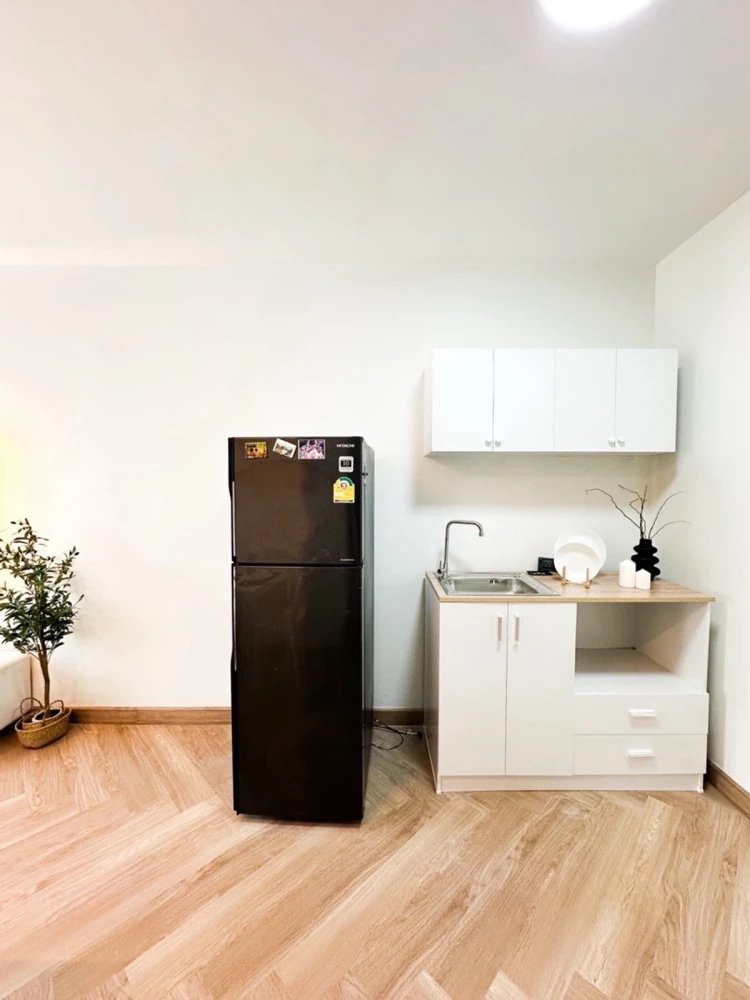 Selling A Space Asoke-Ratchada, 7th floor. Beautiful and comfortable unit, fully furnished. Book now!