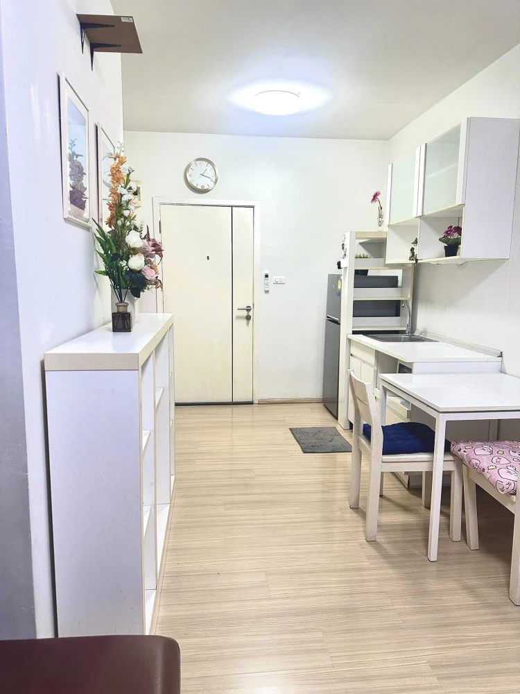 Selling a Space Asoke-Ratchada, Building C, 4th floor, pool view, 1 bedroom, fully furnished with appliances. Move in now! Don't wait!