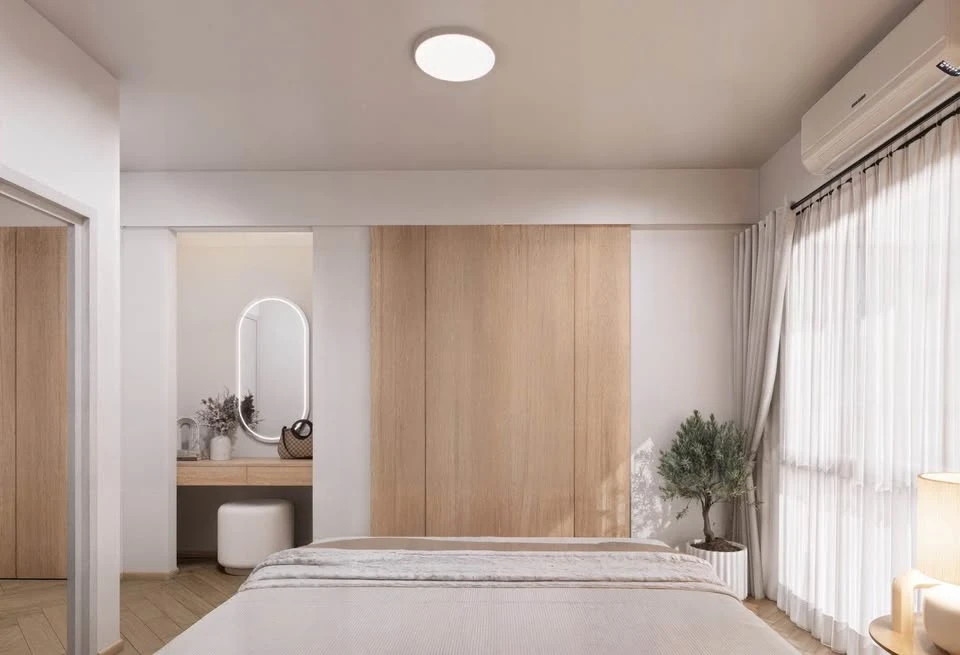 Selling A Space Asoke-Ratchada, a very special unit with pool access and stunning decoration. Don't miss out!