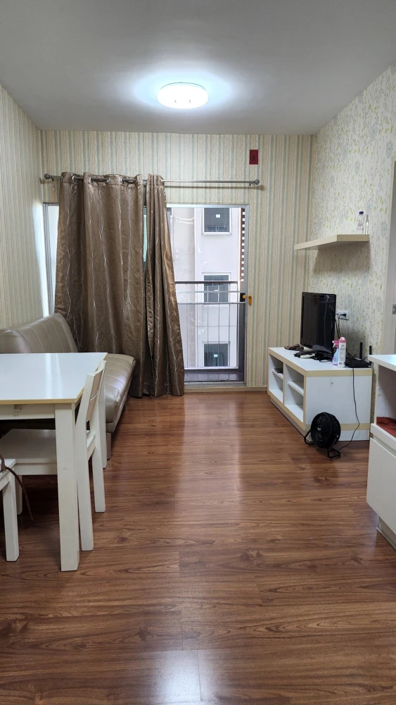 Selling A Space Asoke-Ratchada condo. Spacious and comfortable, fully furnished with appliances. Just bring your suitcase!