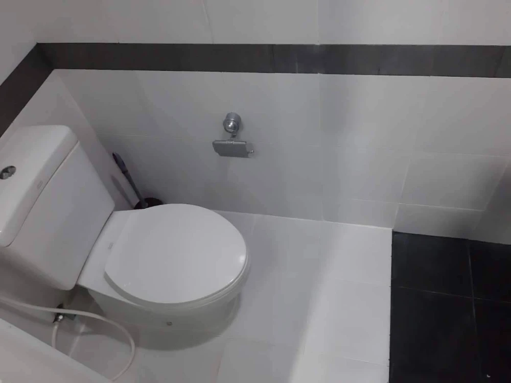 Selling A Space Asoke-Ratchada condo. Spacious and comfortable, fully furnished with appliances. Just bring your suitcase!