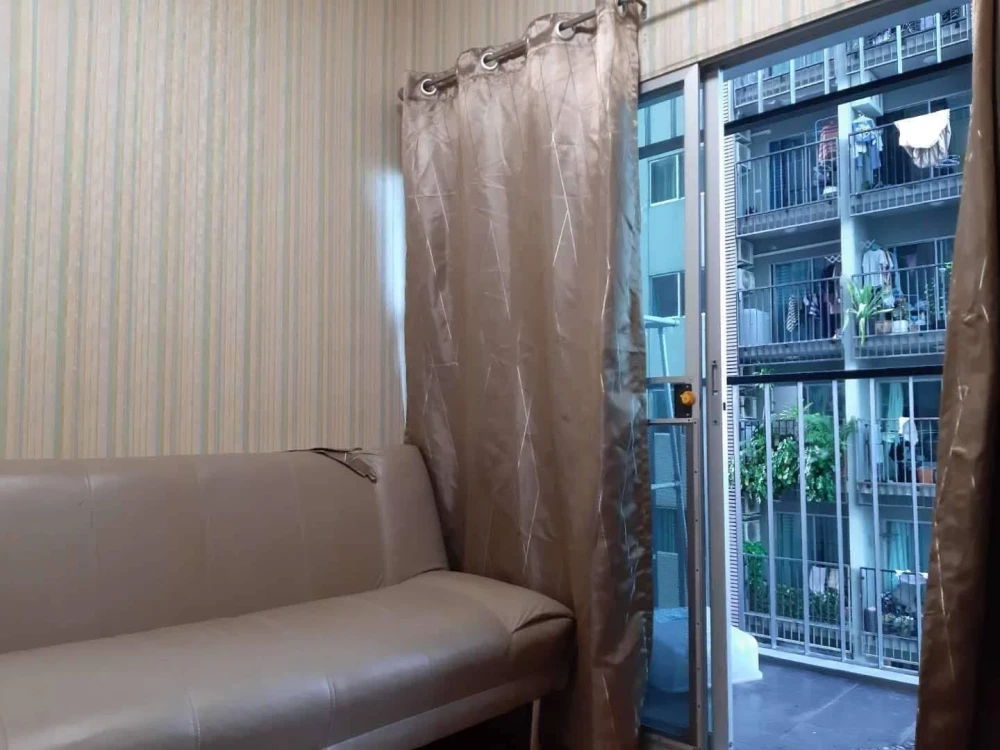 Selling A Space Asoke-Ratchada condo. Spacious and comfortable, fully furnished with appliances. Just bring your suitcase!