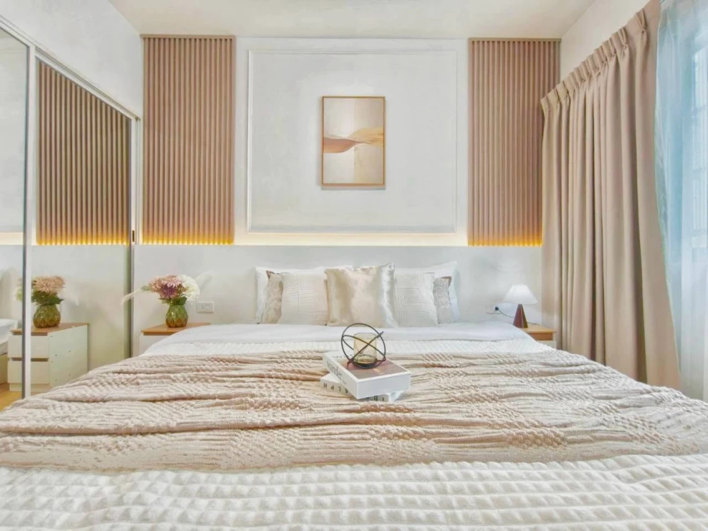 Selling A space Asoke-Ratchada condo. Nicely furnished with high-quality built-in furniture. Amazing location! You can't miss this! images