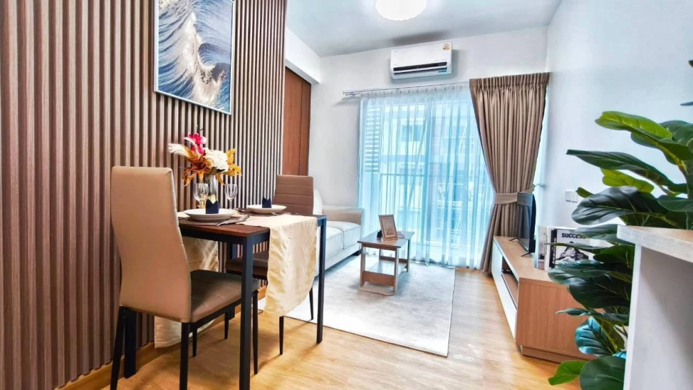 Selling A space Asoke-Ratchada condo. Nicely furnished with high-quality built-in furniture. Amazing location! You can't miss this!
