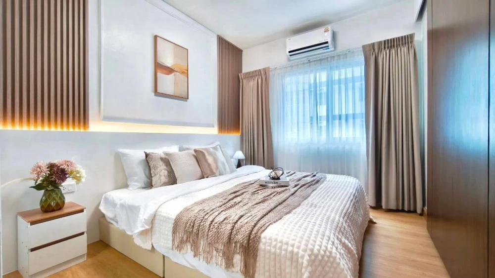 Selling A space Asoke-Ratchada condo. Nicely furnished with high-quality built-in furniture. Amazing location! You can't miss this!