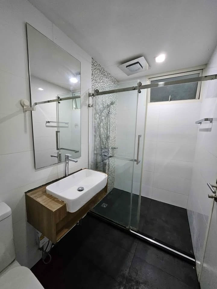 For sale: A Space ID Asoke-Ratchada, beautiful room, city view, fully furnished, ready to move in.