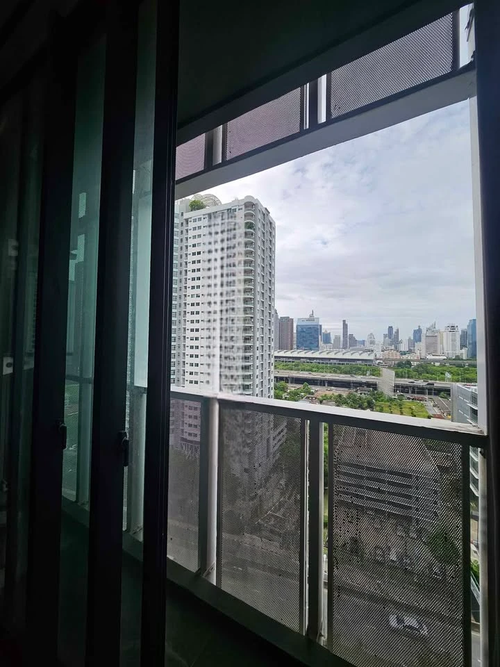 For sale: A Space ID Asoke-Ratchada, beautiful room, city view, fully furnished, ready to move in.