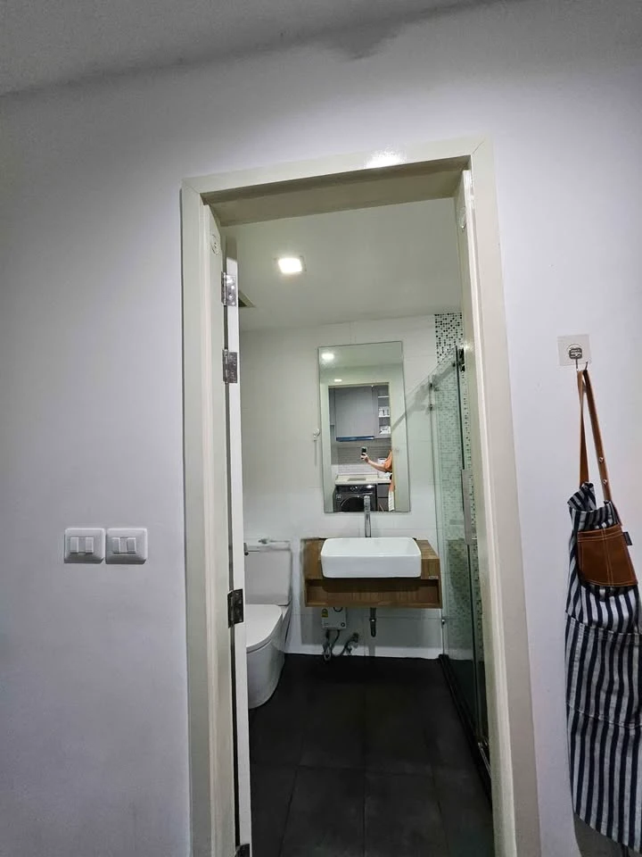 For sale: A Space ID Asoke-Ratchada, beautiful room, city view, fully furnished, ready to move in.