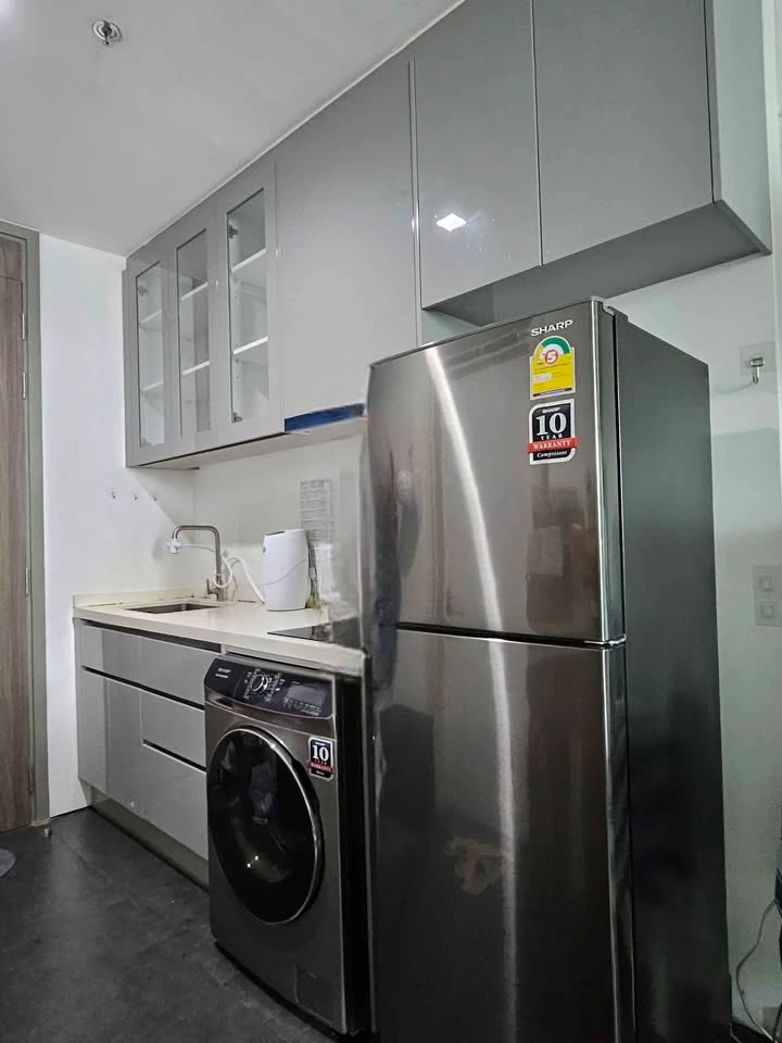 For sale: A Space ID Asoke-Ratchada, beautiful room, city view, fully furnished, ready to move in.