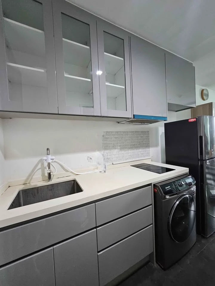 For sale: A Space ID Asoke-Ratchada, beautiful room, city view, fully furnished, ready to move in.
