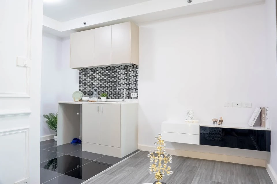 For sale: A Space ME Bangna, Mega Bangna view, north facing, beautifully decorated room in bright tones, waterproof SPC flooring, premium grade paint,
