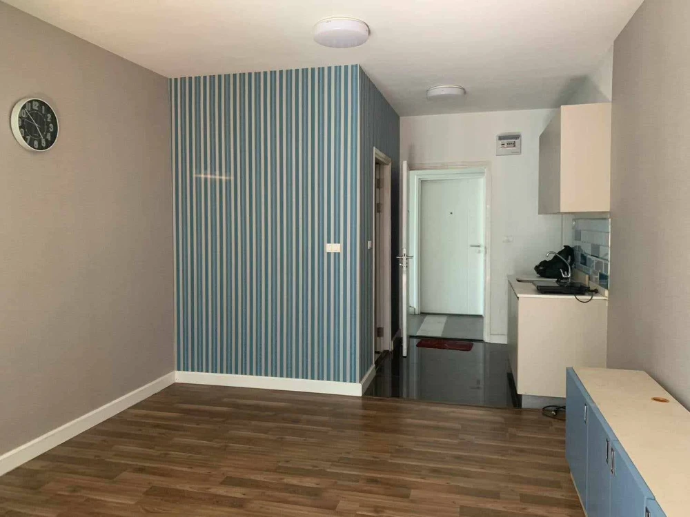 Selling a Space ME Sukhumvit 77, 3rd floor unit. High-quality wallpaper installed. Excellent location, convenient transportation. Don't miss out!