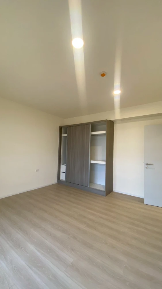 Selling a high-floor A Space Mega Bangna unit. Good ventilation, spacious and comfortable. Book now!