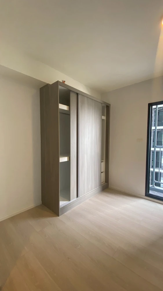 For sale: A Space Mega, next to Ikea and Mega Bangna. Clean, airy room. Room decorating enthusiasts, don't miss out!