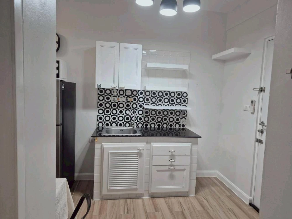 Selling A Space Play Ratchada-Sutthisarn condo, fully furnished and ready to move in. Book now!