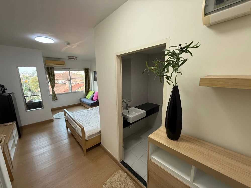 For sale: A space play Ratchada-Suthisan, ready to move in, fully furnished, hurry and book now before you miss out!!