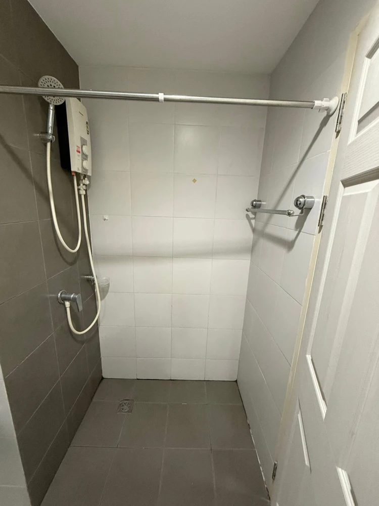 For sale: A space play Ratchada-Suthisan, ready to move in, fully furnished, hurry and book now before you miss out!!