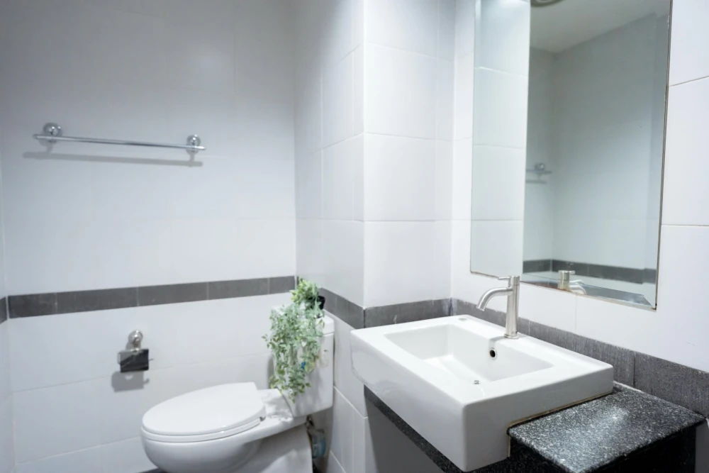 Selling A Space Sukhumvit 77, studio room, 1 bathroom, fully furnished and equipped with appliances, ready to move in.