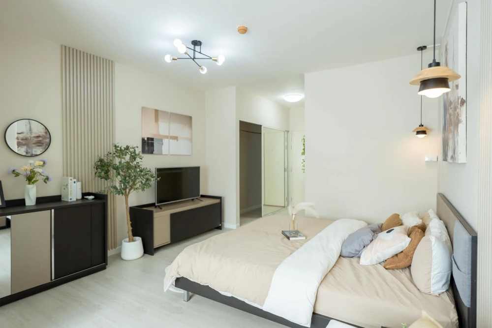 Selling A Space Sukhumvit 77, studio room, 1 bathroom, fully furnished and equipped with appliances, ready to move in.