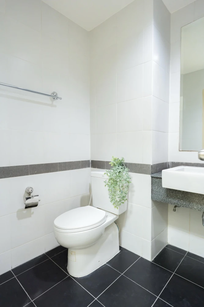 Selling A Space Sukhumvit 77, studio room, 1 bathroom, fully furnished and equipped with appliances, ready to move in.