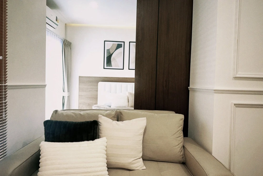 Selling a unit at a space sukhumvit 77. The rooms are well-partitioned and offer fantastic pool views. You definitely need to book this one!