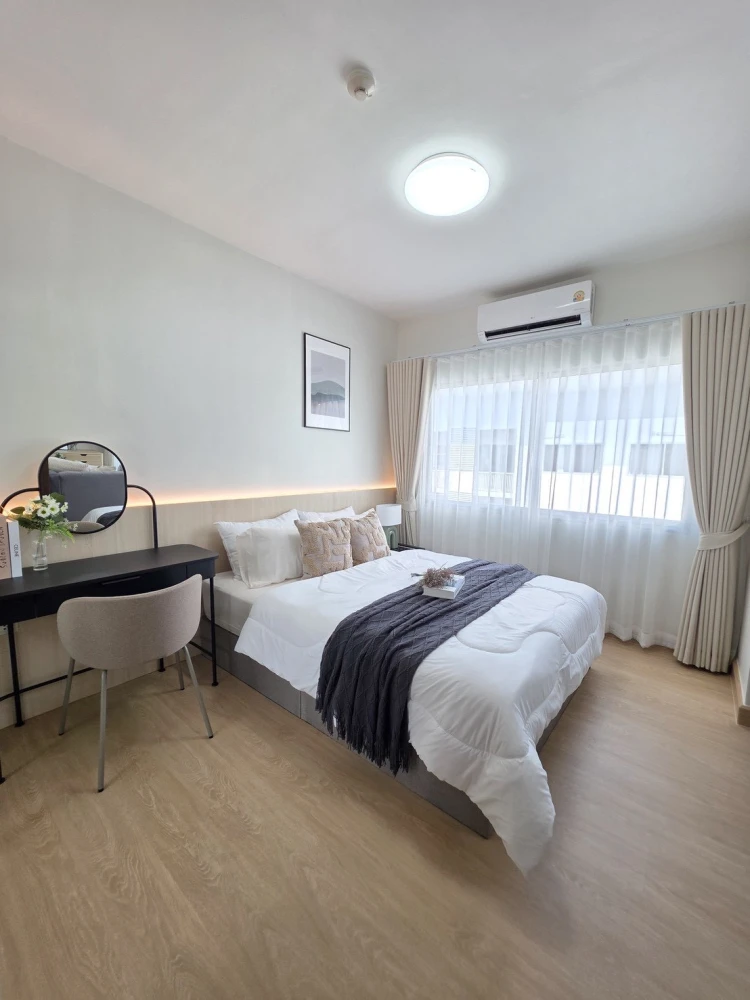 Selling A Space Sukhumvit 77, beautiful minimalist-style unit with waterproof SPC flooring (non-swelling) and well-partitioned rooms. Don't miss out!