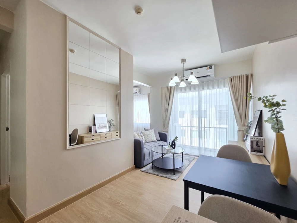 Selling A Space Sukhumvit 77, beautiful minimalist-style unit with waterproof SPC flooring (non-swelling) and well-partitioned rooms. Don't miss out!