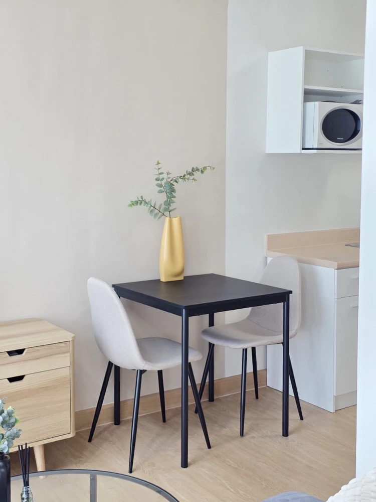 Selling A Space Sukhumvit 77, beautiful minimalist-style unit with waterproof SPC flooring (non-swelling) and well-partitioned rooms. Don't miss out!