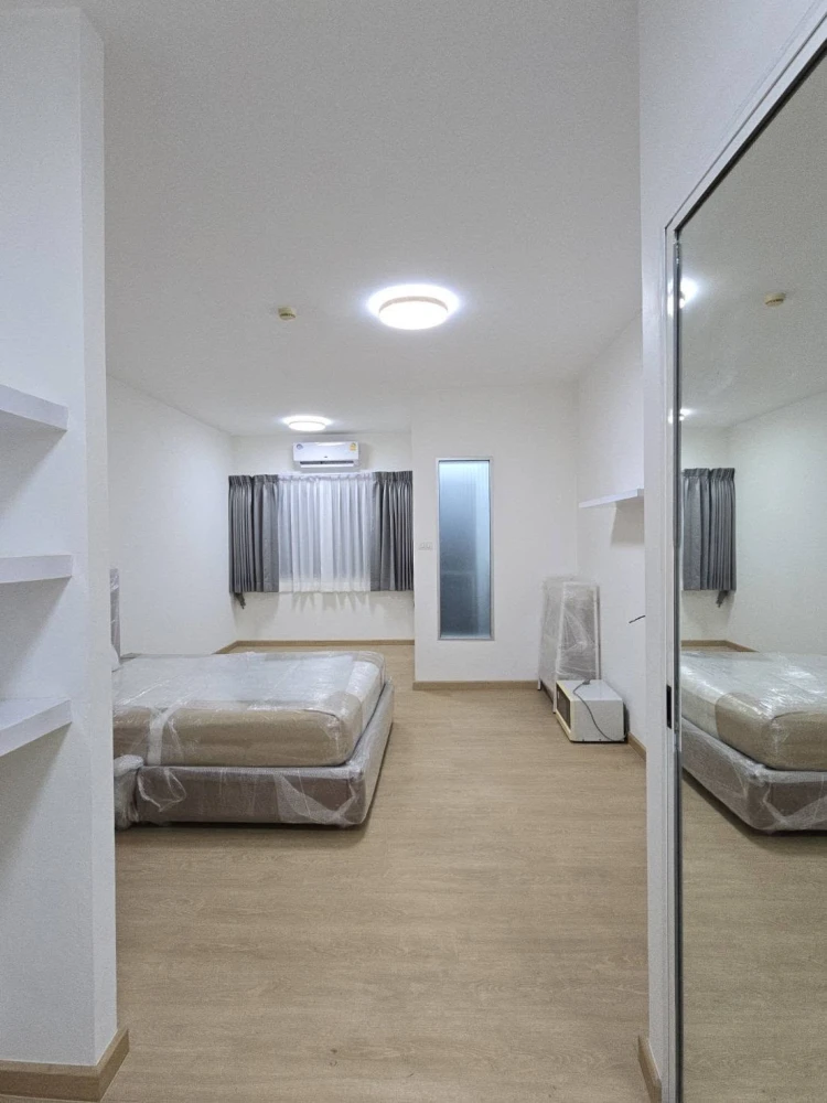 Selling a Space Sukhumvit 77, 2nd floor, garden view, corner unit, near the elevator and stairs. The unit is located in the best location within the p