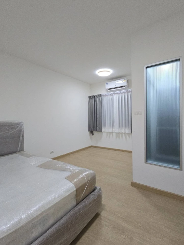 Selling a Space Sukhumvit 77, 2nd floor, garden view, corner unit, near the elevator and stairs. The unit is located in the best location within the p