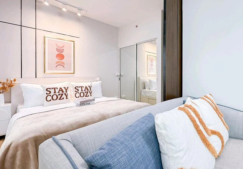 For sale: A Space Asoke-Ratchada, spacious room, ready to move in, fully furnished, kitchen area with built-in counter, very good quality, hurry and b