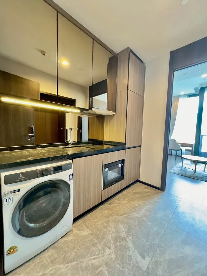 Selling AESTIQ THONGLOR Fully Furnished unit by Chanintr. North-facing unit with unobstructed view. Move-in ready; just bring your belongings.