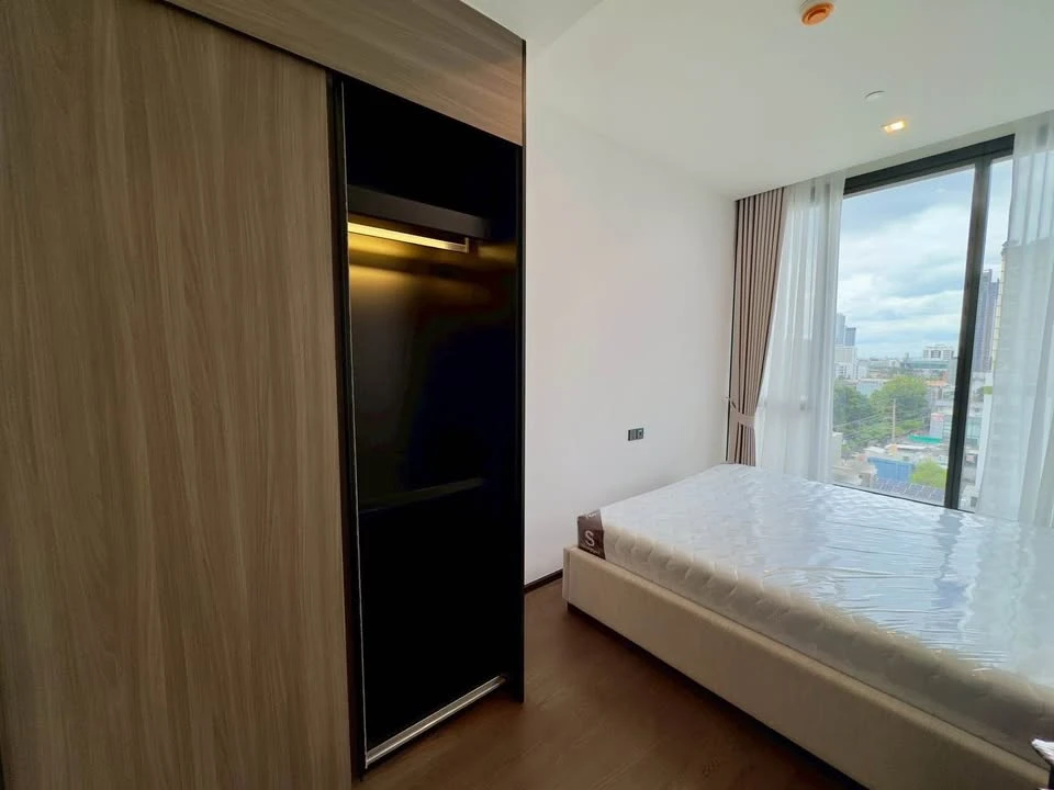 Selling AESTIQ THONGLOR Fully Furnished unit by Chanintr. North-facing unit with unobstructed view. Move-in ready; just bring your belongings.