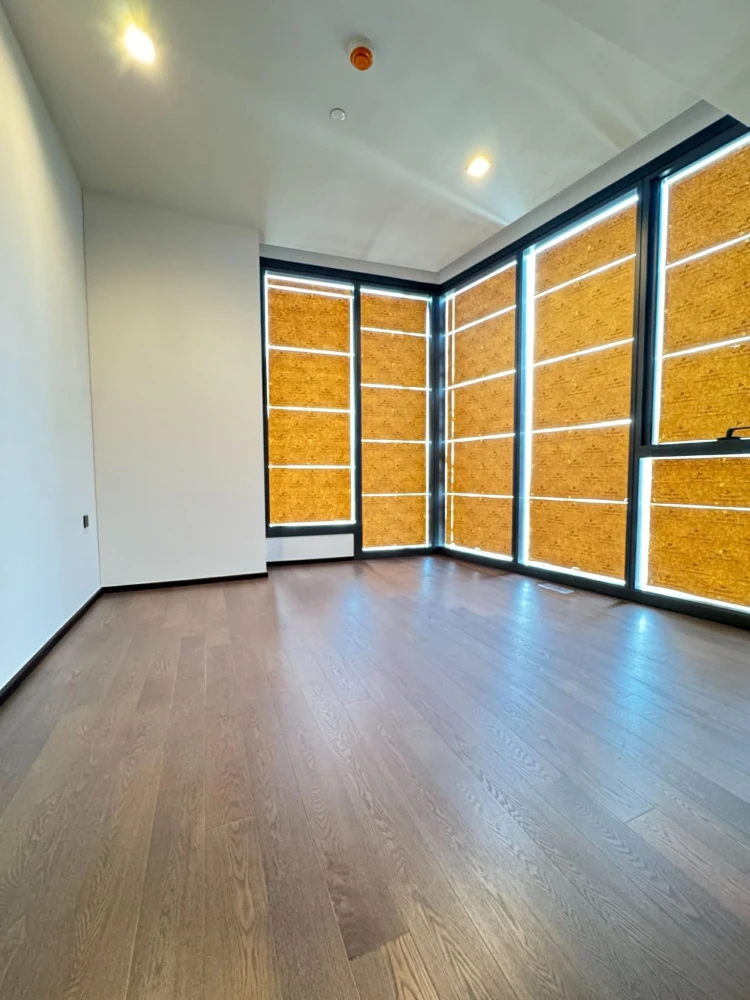 Selling AESTIQ Thonglor, 50 sq m unit on the 19th floor. Luxurious and very private common areas. Book now!